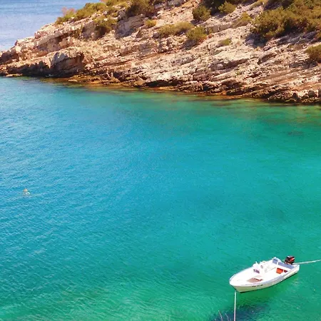 Apartment Lovely In With Kitchen Poljica (Hvar)